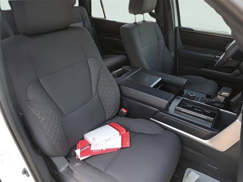 Used 2025 Toyota Sequoia SR5 image 30