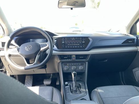 Used 2022 Volkswagen Taos SE FWD image 19
