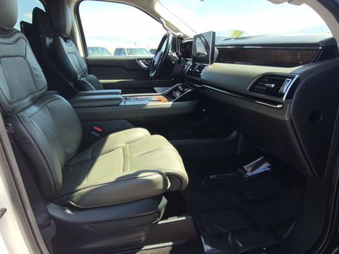 Used 2023 Lincoln Navigator L Black Label AWD/4WD image 32