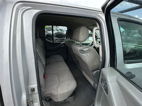 Used 2008 Nissan Frontier SE w/ Tow Hitch Pkg AWD/4WD image 12
