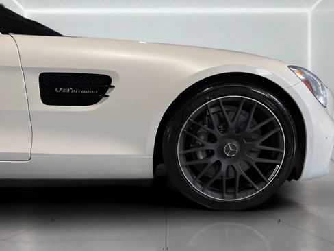 Used 2018 Mercedes-Benz AMG GT Roadster image 17