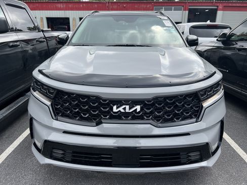 Used 2023 Kia Sorento SX AWD/4WD image 3