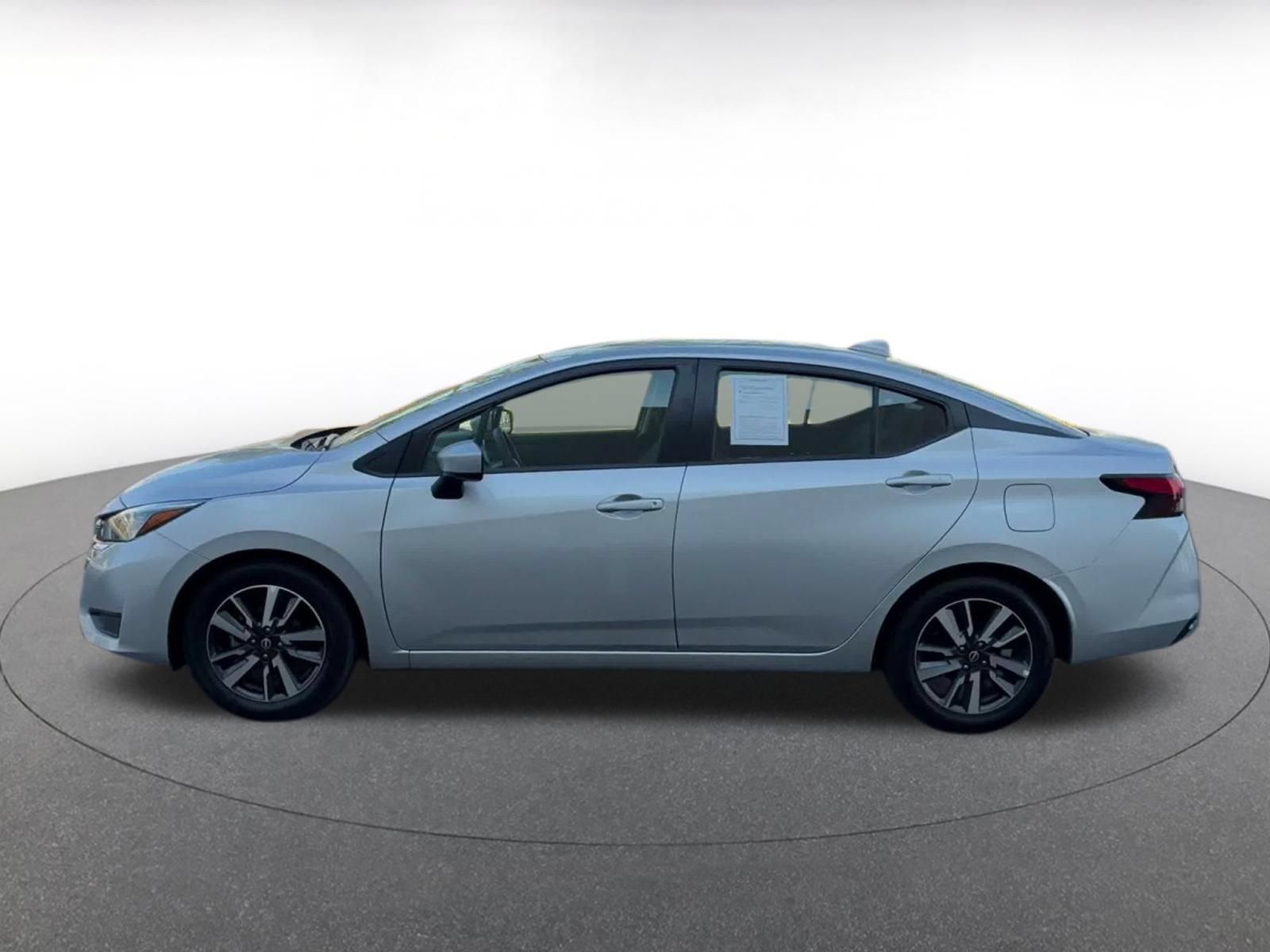 Used 2025 Nissan Versa SV FWD image 8