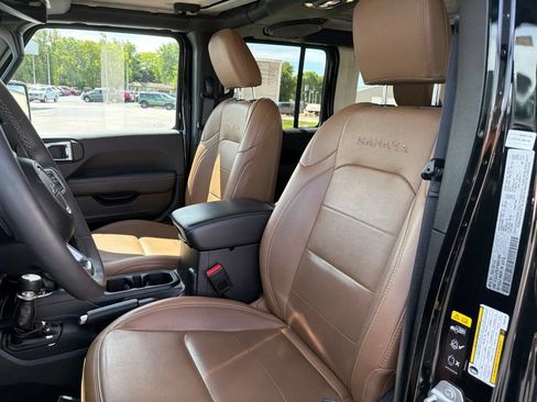 Used 2023 Jeep Wrangler Unlimited Sahara AWD/4WD image 12