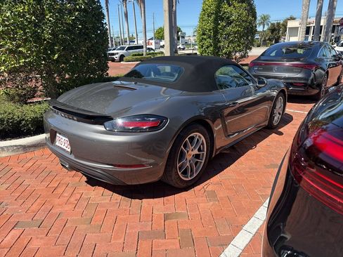 Used 2017 Porsche 718 Boxster image 7