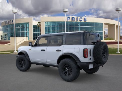 New 2026 Ford Bronco Badlands image 4