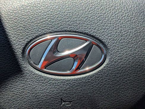Used 2021 Hyundai Santa Fe SE FWD image 31