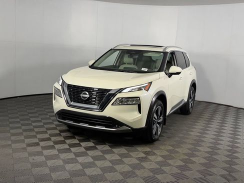 Used 2023 Nissan Rogue SL w/ SL Premium Package FWD image 3