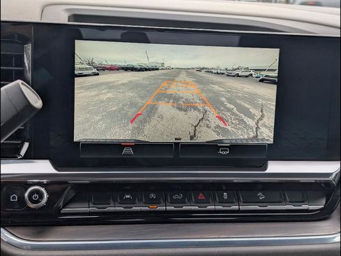 Used 2024 GMC Sierra 1500 SLT w/ X31 Off-Road Package image 8