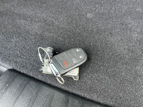 Used 2025 Jeep Compass Limited image 21