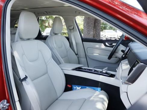 Used 2022 Volvo XC60 B5 Inscription w/ Advanced Package FWD image 24