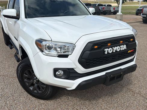 Used 2022 Toyota Tacoma SR5 RWD image 8
