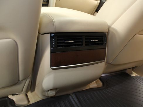 Used 2021 Lexus LX 570 4WD w/ Luxury Package image 44