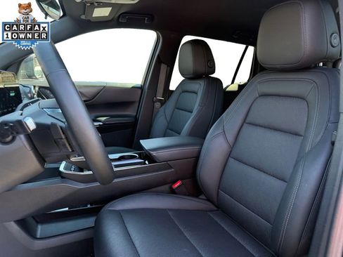 Used 2026 Chevrolet Equinox LT w/ Convenience Package II image 9