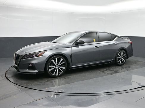 Used 2020 Nissan Altima 2.5 SR image 3