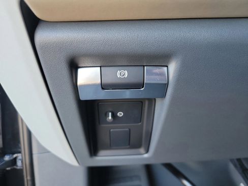 Used 2024 Land Rover Defender 130 S image 22