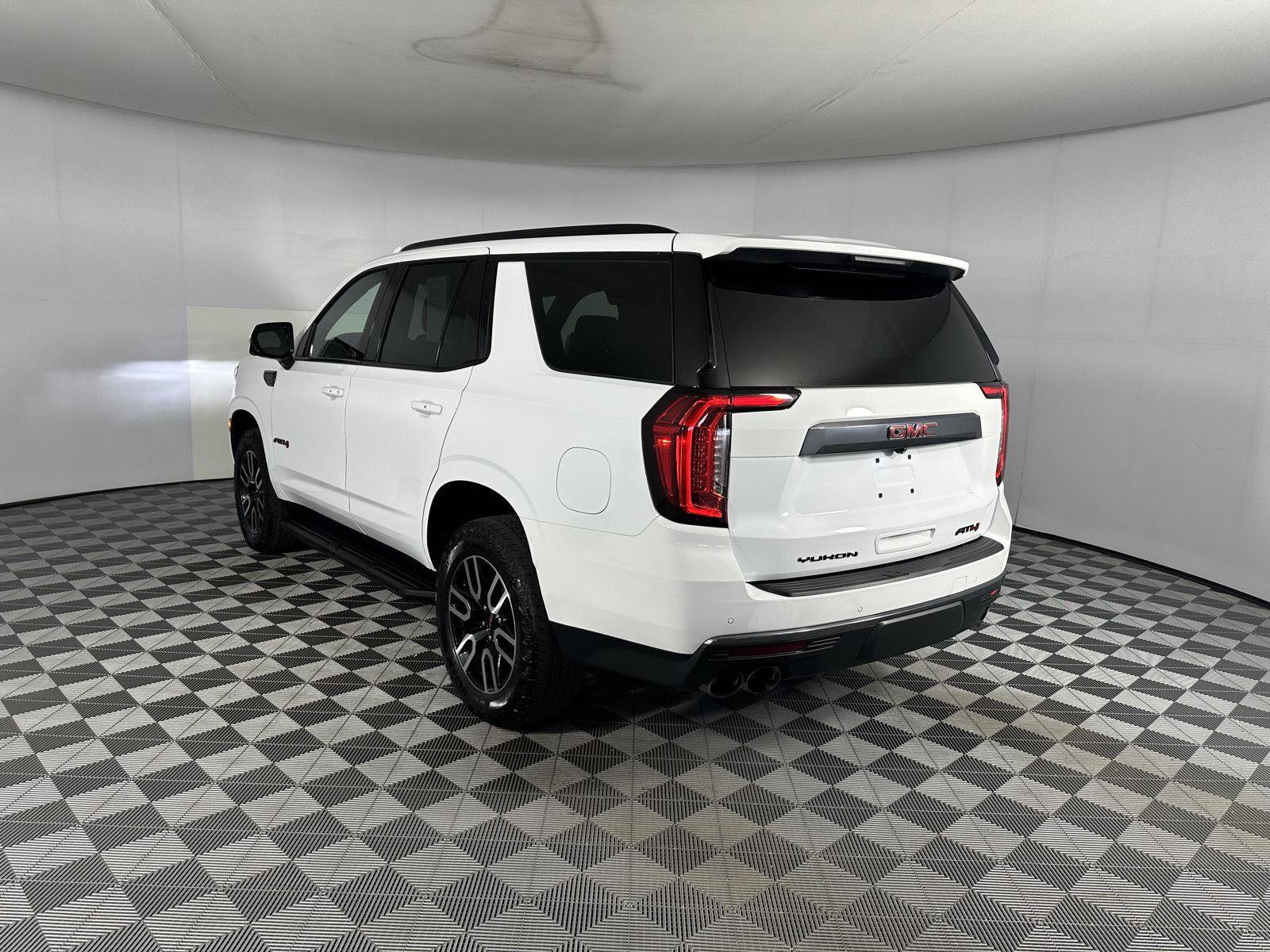 Used 2024 GMC Yukon AT4 w/ Technology Package AWD/4WD image 39