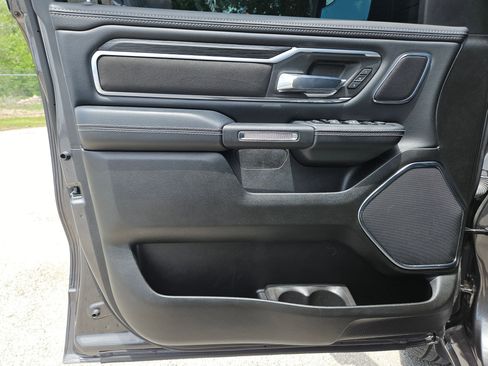 Used 2024 RAM 1500 Laramie AWD/4WD image 11