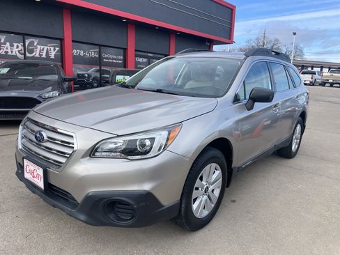 Used 2017 Subaru Outback 2.5i image 1
