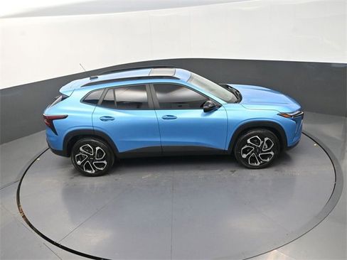 Used 2025 Chevrolet Trax RS w/ Sunroof Package image 29