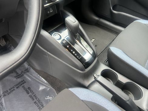 Used 2025 Nissan Versa SV FWD image 36