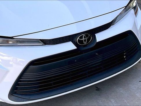 Used 2023 Toyota Corolla LE FWD image 30