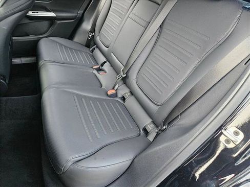 Used 2026 Mercedes-Benz GLC 300 image 17
