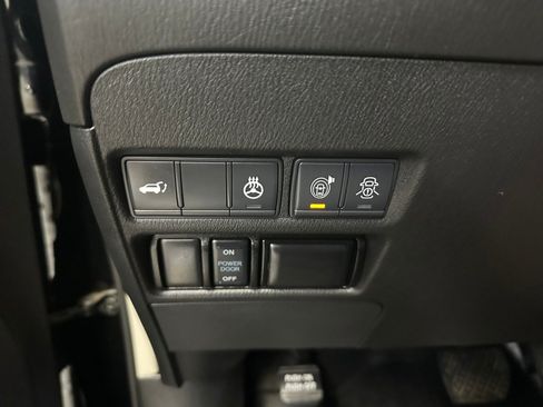 Used 2020 Nissan Armada Platinum w/ Captain's Chairs Package AWD/4WD image 14