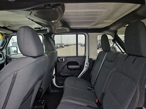 Used 2024 Jeep Wrangler Unlimited Sport AWD/4WD image 18