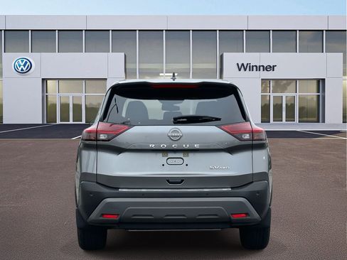 Used 2023 Nissan Rogue SV image 3