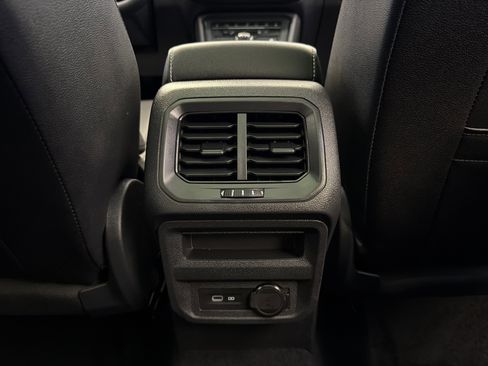 Certified 2023 Volkswagen Tiguan SE w/ Panoramic Sunroof Package image 25