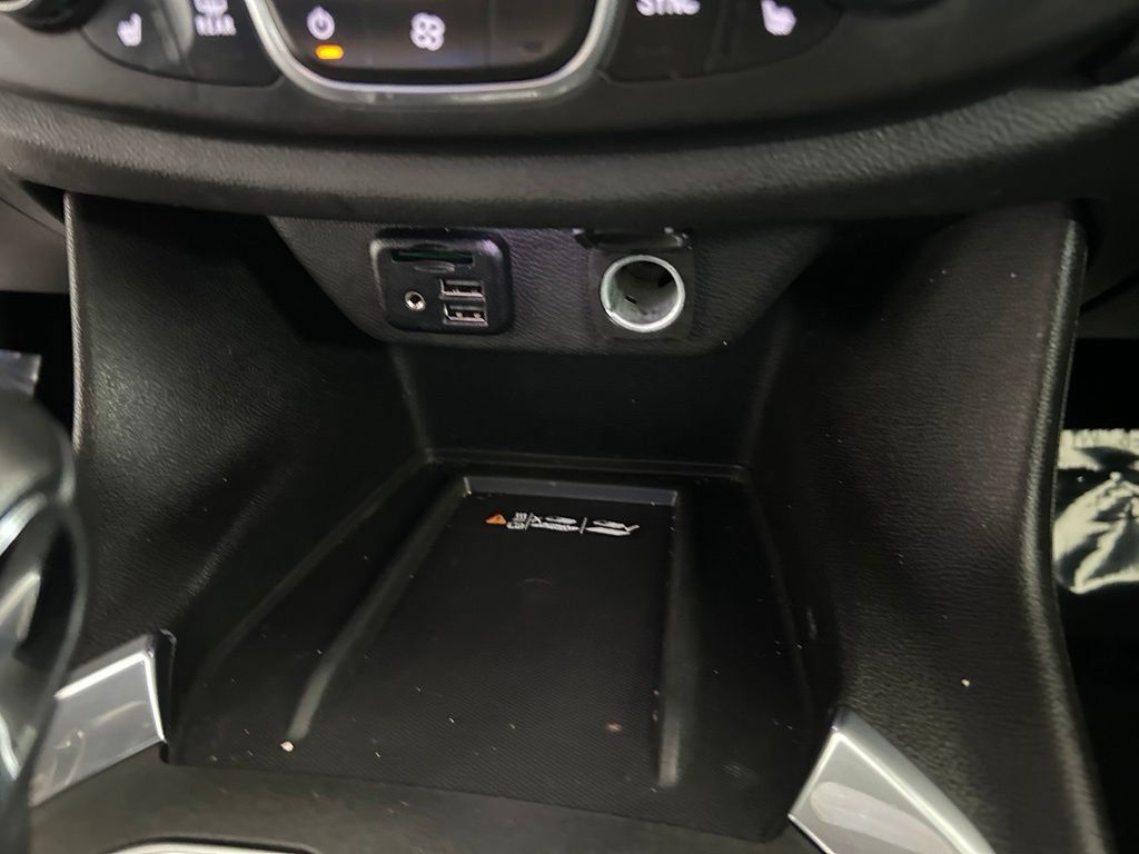 Used 2023 Chevrolet Traverse RS FWD image 52