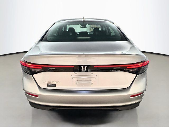Used 2023 Honda Accord EX image 7