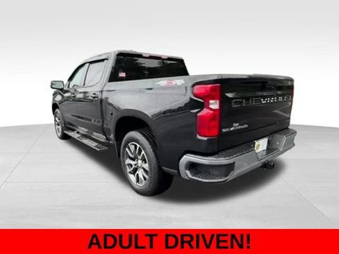 Used 2022 Chevrolet Silverado 1500 LT AWD/4WD image 2