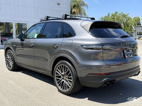 Used 2020 Porsche Cayenne E-Hybrid w/ Premium Plus Package AWD/4WD image 8