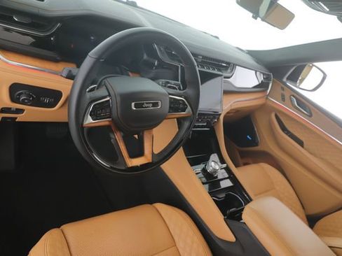 Used 2025 Jeep Grand Cherokee L Summit image 17