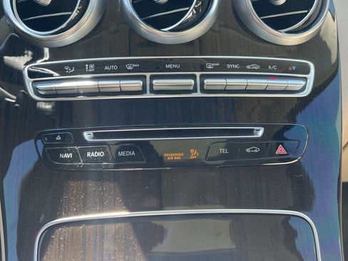 Used 2018 Mercedes-Benz GLC 300 image 30
