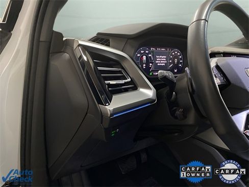Used 2024 Audi Q4 e-tron Premium Plus w/ Premium Plus image 27