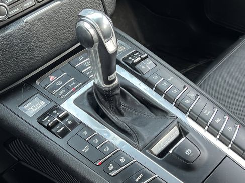 Used 2018 Porsche Macan S image 27