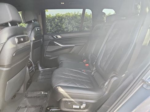 Used 2026 BMW X7 xDrive40i w/ M Sport Package AWD/4WD image 25