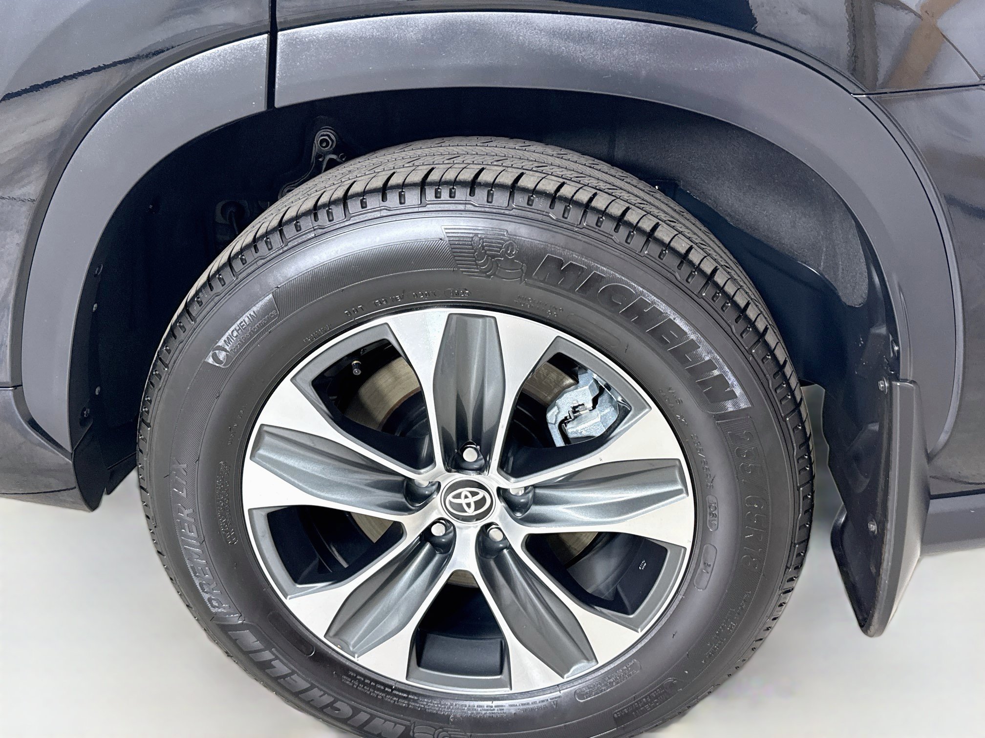 Certified 2026 Toyota Highlander XLE AWD/4WD image 34