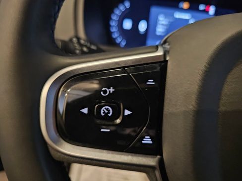Certified 2025 Volvo XC90 B6 Plus w/ Protection Package Premier AWD/4WD image 20
