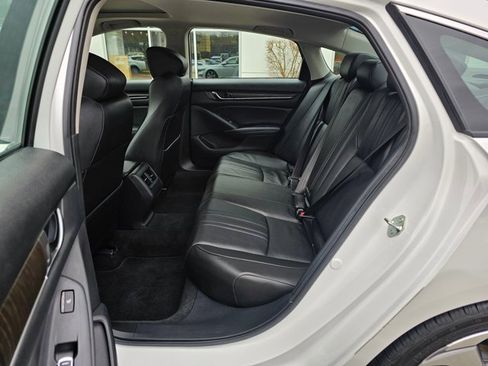 Used 2020 Honda Accord Touring image 13