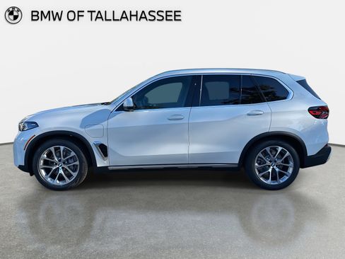 New 2026 BMW X5 xDrive50e w/ Premium Package image 2
