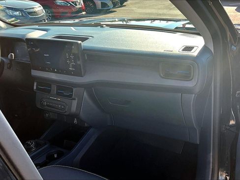 Used 2025 Ford Maverick Lobo AWD/4WD image 16