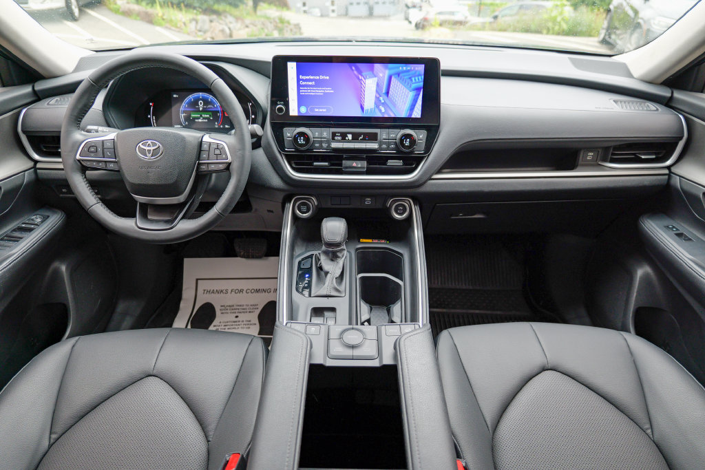 Used 2024 Toyota Grand Highlander AWD image 41