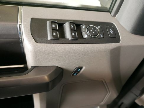 Used 2019 Ford F450 XLT w/ XLT Premium Package image 17