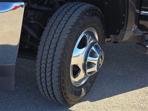 Used 2019 Chevrolet Silverado 3500 LTZ w/ Duramax Plus Package image 28