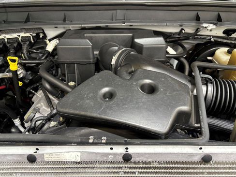 Used 2011 Ford F250 XL AWD/4WD image 21