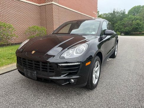 Used 2017 Porsche Macan AWD/4WD image 3